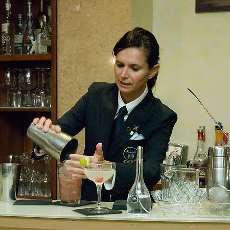 Hotel Indigo - Grand Des Arts 4*