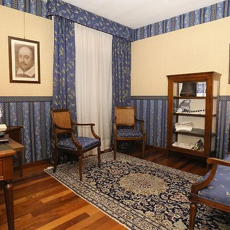 Indigo - Grand Des Arts Hotel 4*