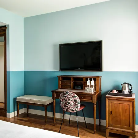 Indigo - Grand Des Arts Hotel 4*