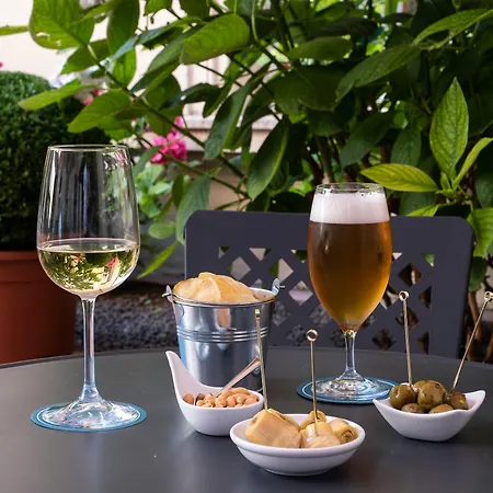 Indigo - Grand Des Arts Hotel 4*
