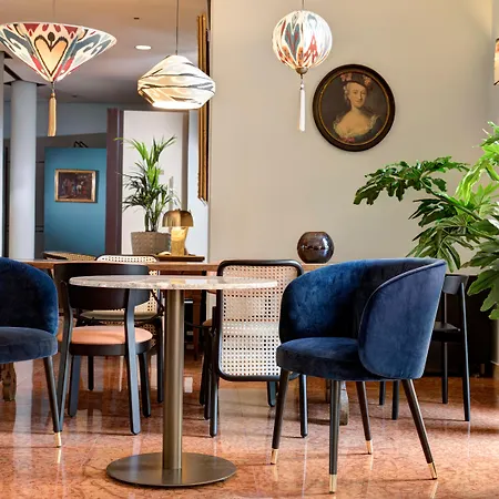 Indigo - Grand Des Arts Hotel 4*