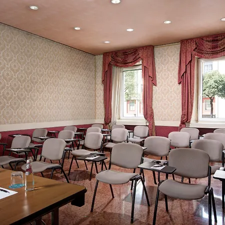 Hotel Indigo - Grand Des Arts 4*